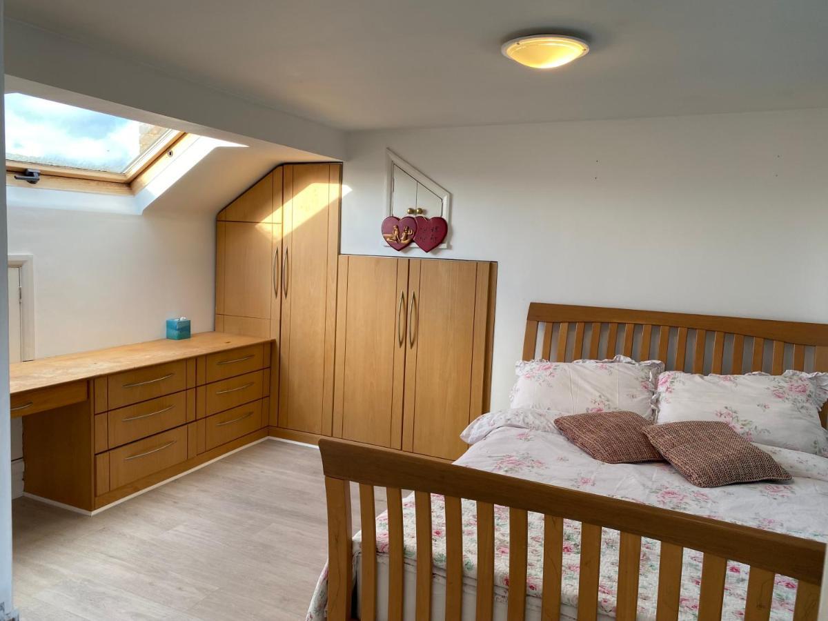 Comfortable Room London Exterior photo